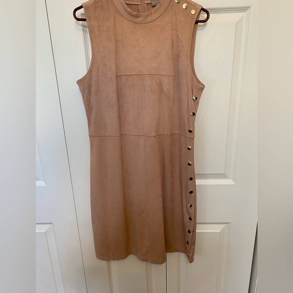 Stylish Tan Sleeveless Dress with Side Buttons